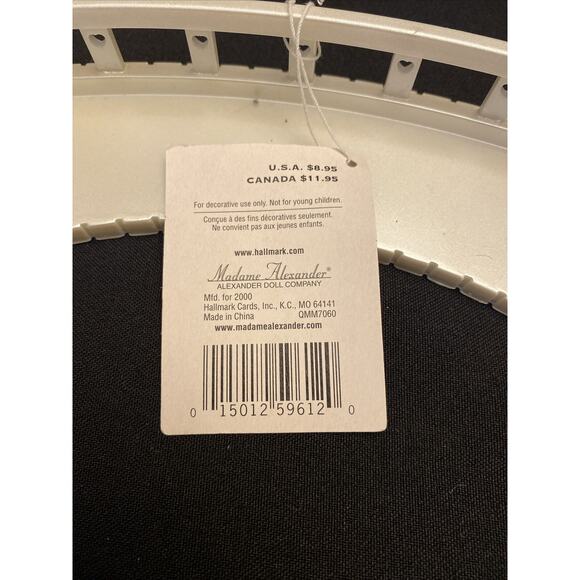 Madame Alexander “Merry Miniatures” Display Base & 7 Keepsake Collection Dolls - Picture 4 of 16